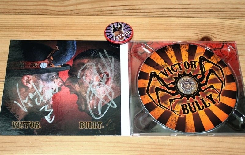 victor and the bully cd dédicacé steampunk