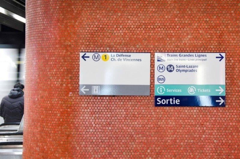 Les émaux de Briare sont aussi dans le RER Parisien